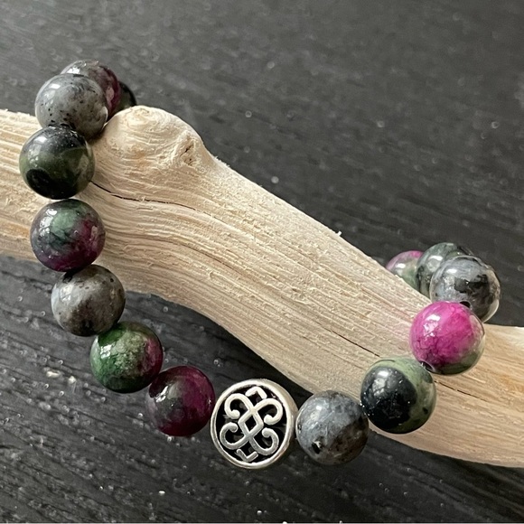 8mm Natural Stone 7 Inch Bracelet - Tourmaline, Jasper & Labradorite - Picture 4 of 10